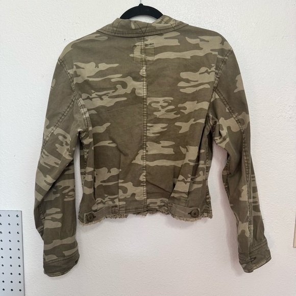 Sanctuary Cropped Camo Jacket Size Small Womens - Picture 7 of 8